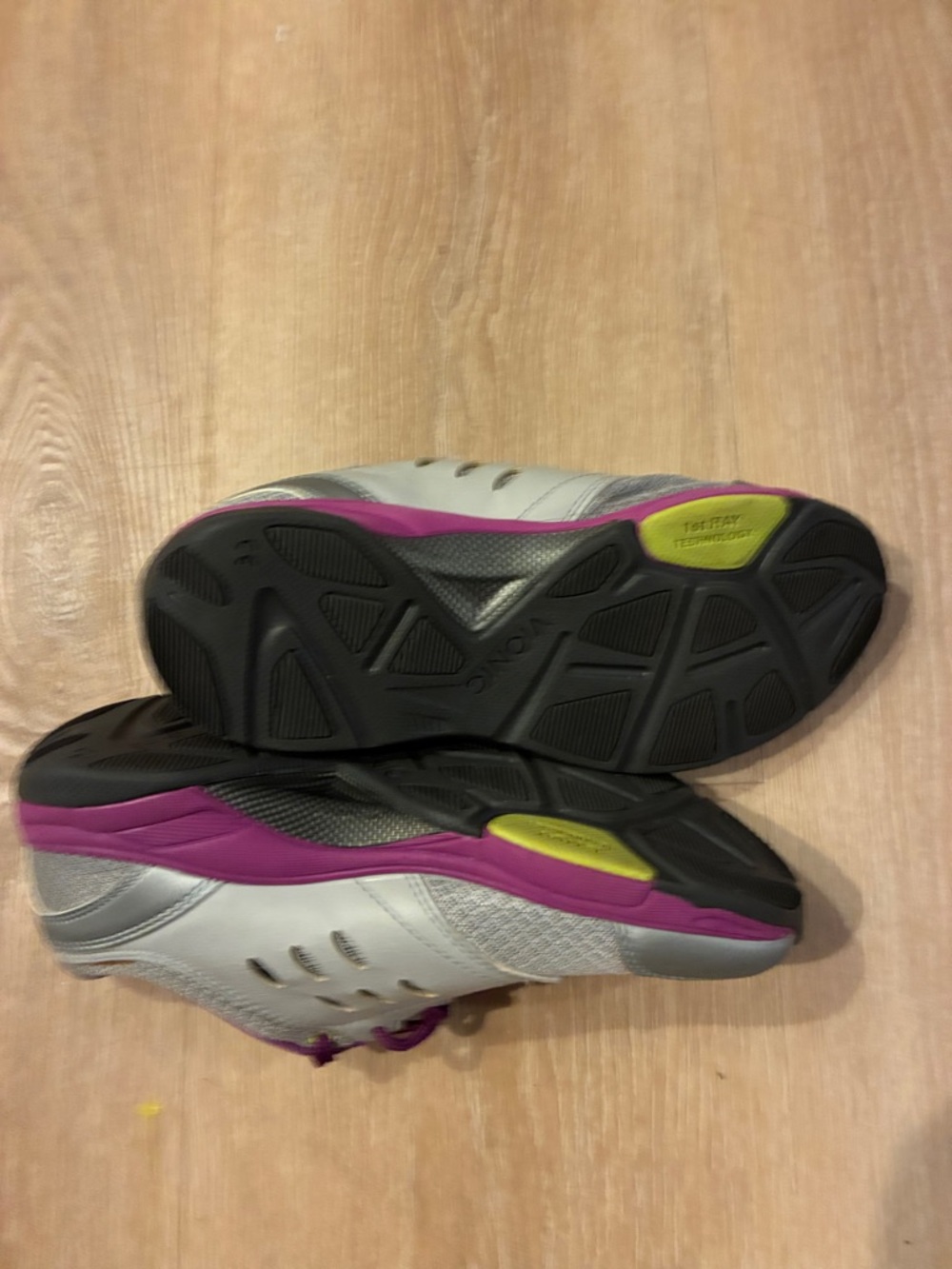Women’s Vionic Gray Athletic Sneakers 1st Ray Technology Purple Accents Size 7. - Picture 9 of 11